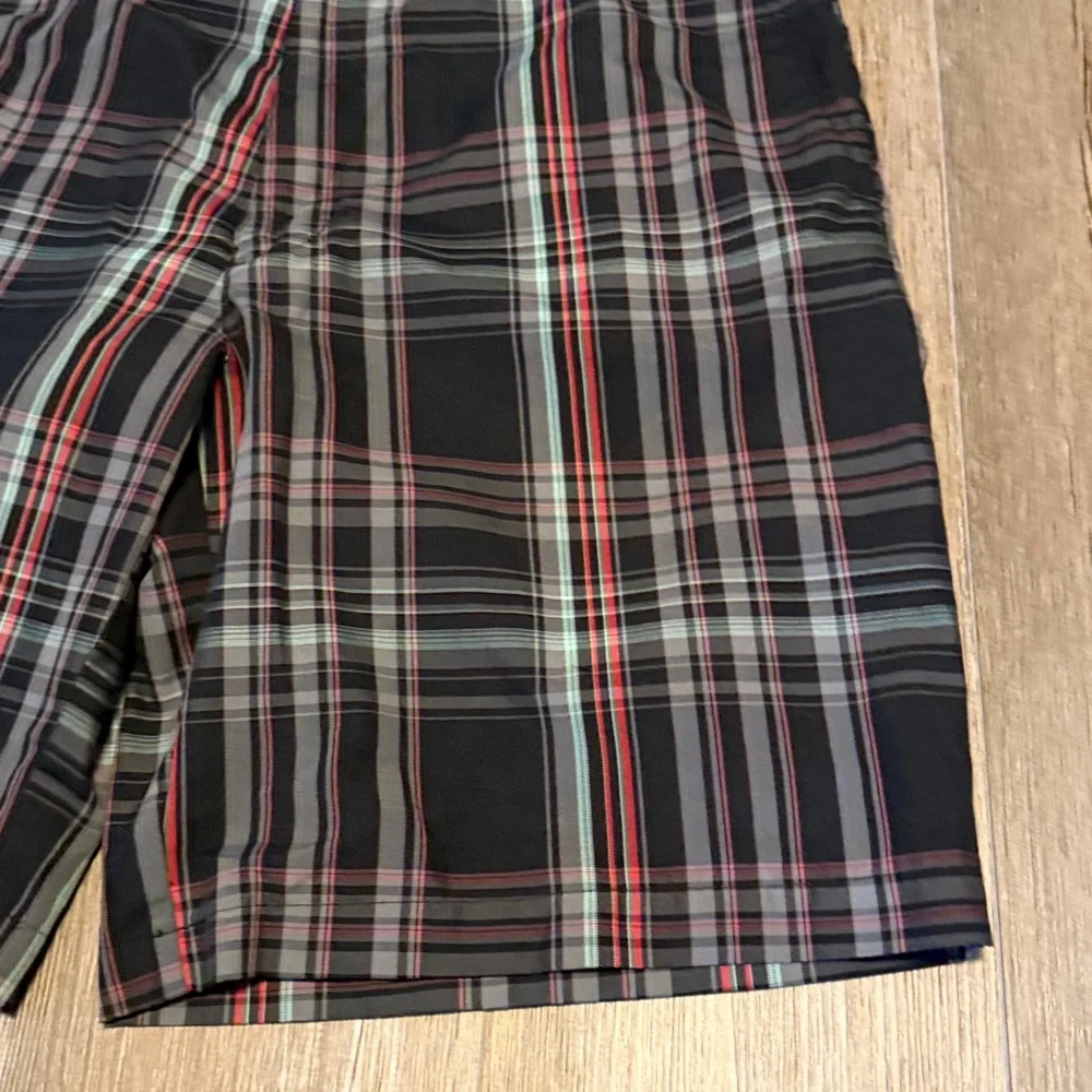PGA Tour PRO Series Golf Shorts Men's Size 38